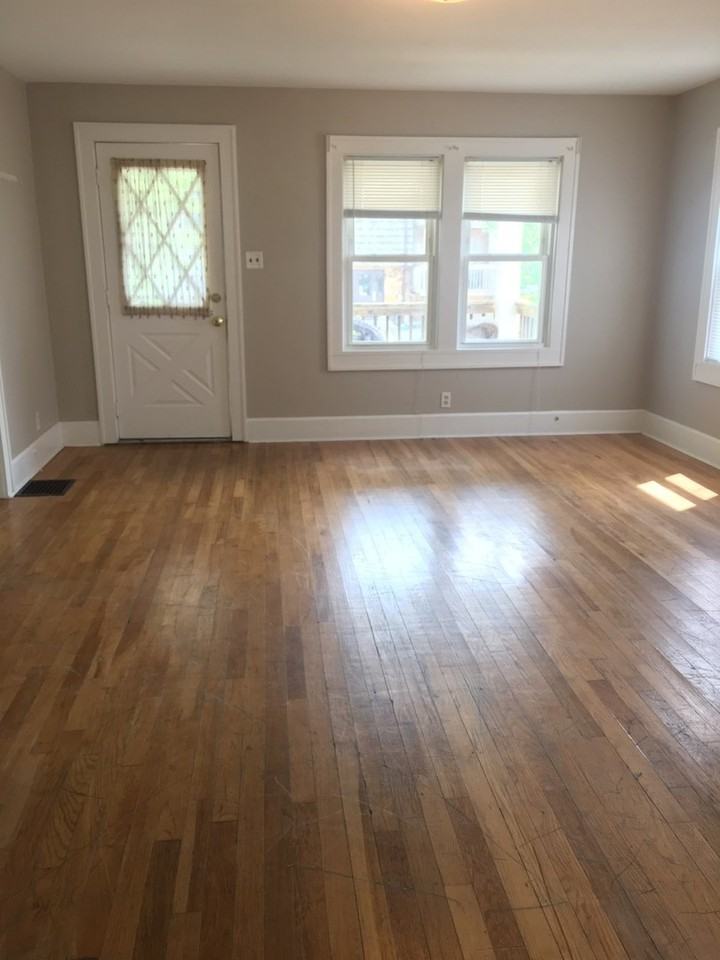 317 E 15th St - Photo 4 of 15