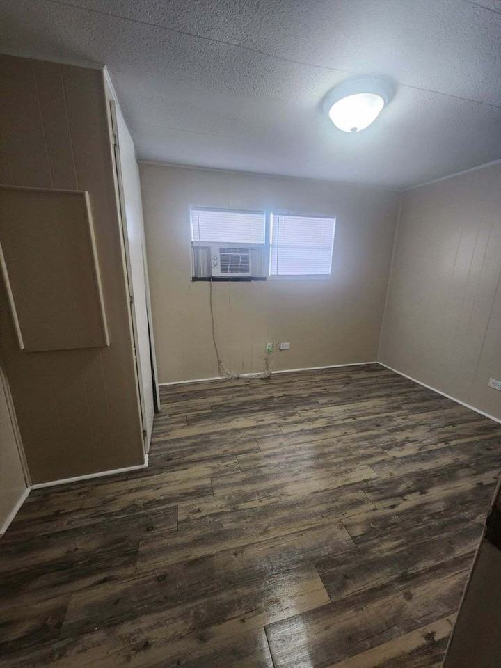 1505 Goodyear Ave #16 - Photo 7 of 11