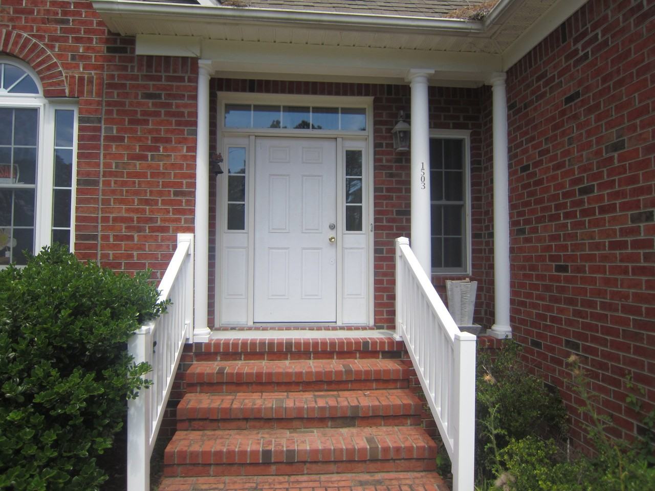 1503 Caracara Dr - Photo 3 of 31