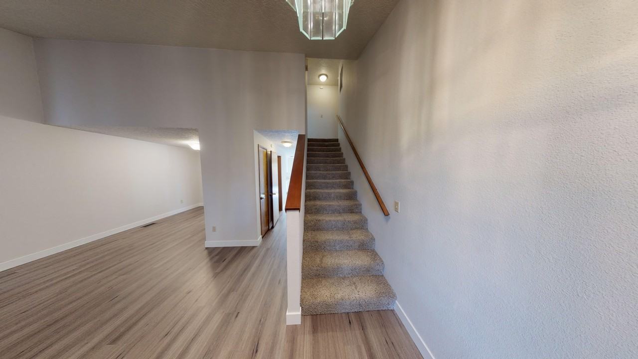 9818 Sw 6th Ave - Photo 6 of 26