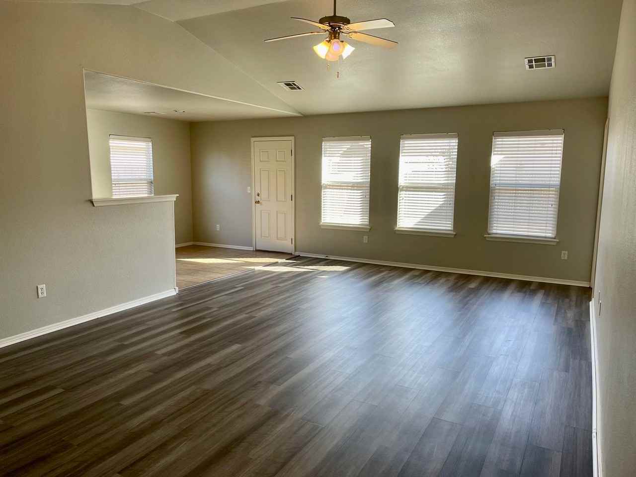 16075 S 84th East Ave - Photo 3 of 24