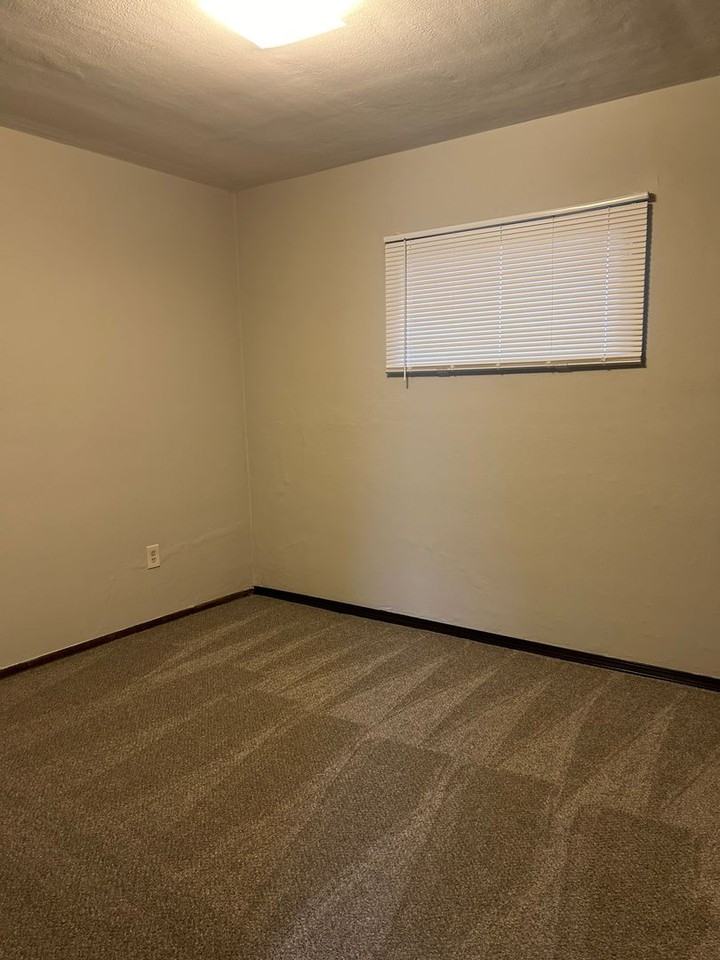 108 Lucia Lane - Photo 4 of 8