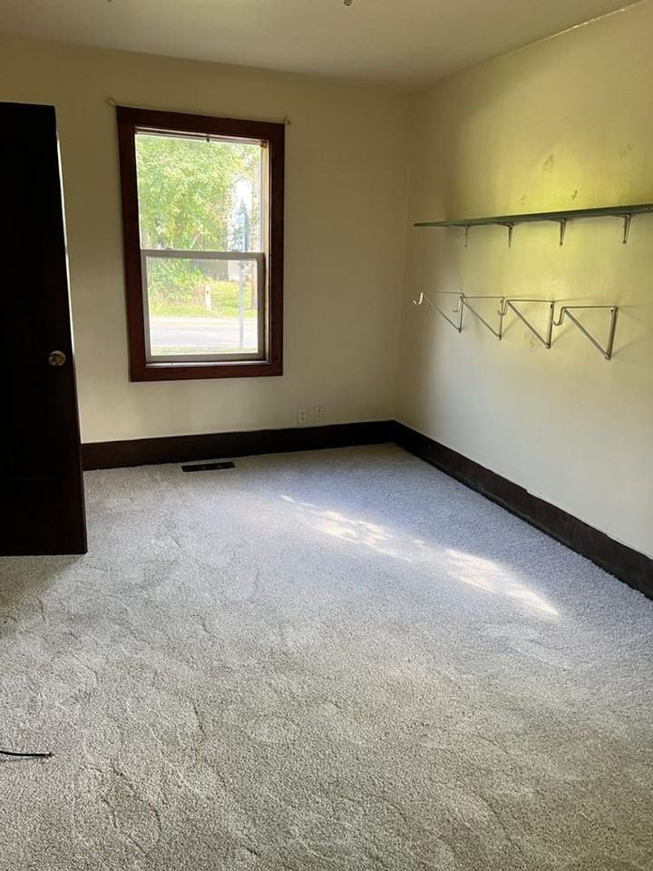 12383 Morse Rd - Photo 2 of 10