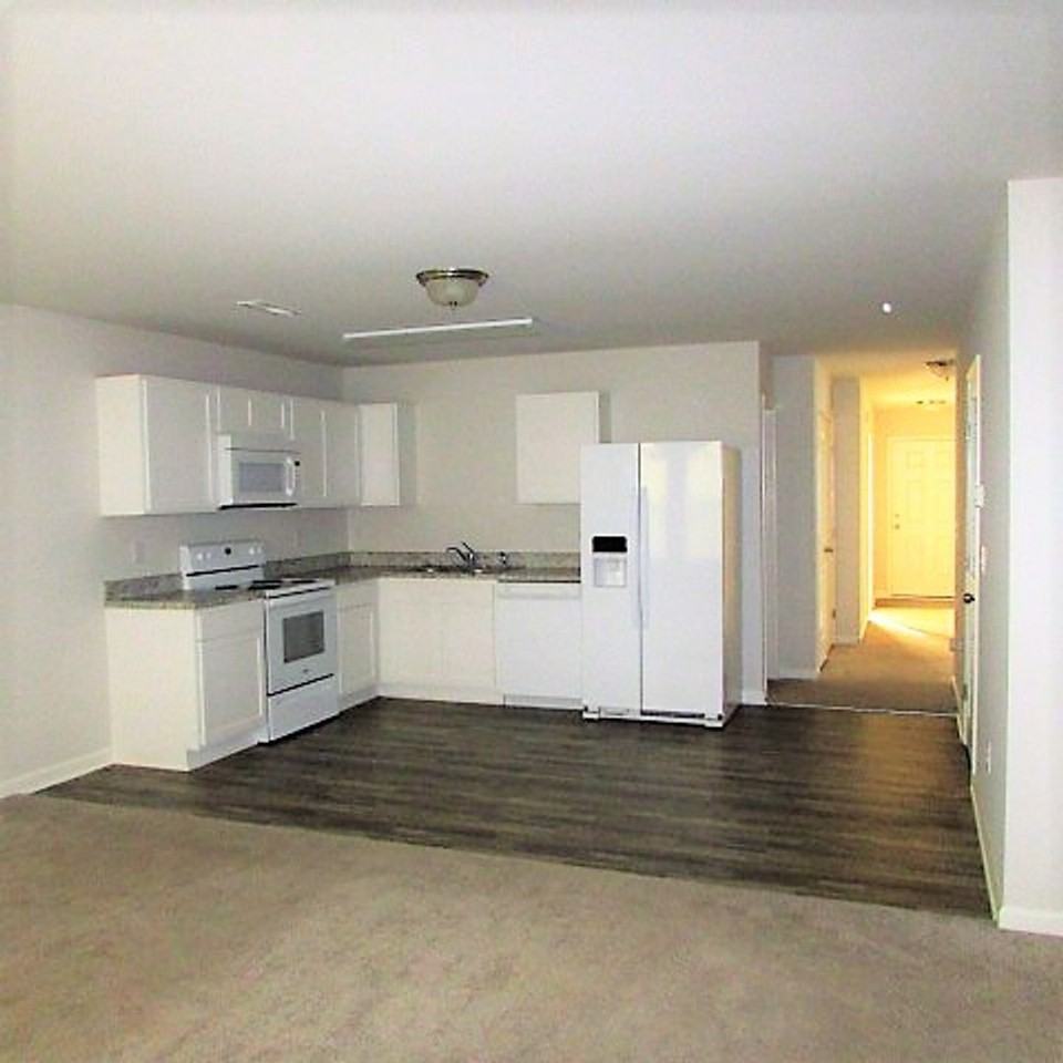 107 Shamrock Dr Sw ##Sw - Photo 2 of 20