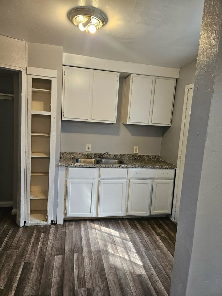 7347 Curtis St - Photo 5 of 7
