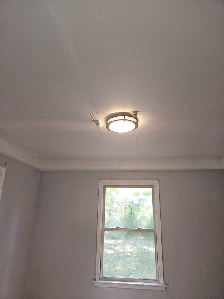 15597 La Salle Blvd - Photo 2 of 16