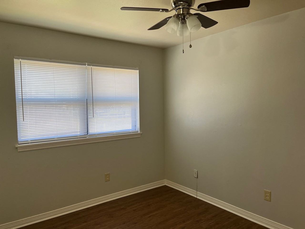 10001 Carlsbad Dr - Photo 7 of 12