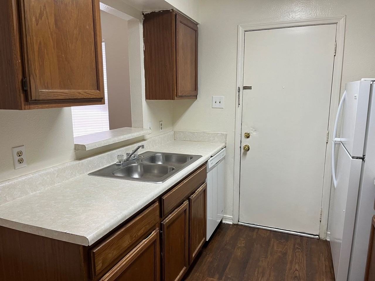 5705 E Texas St #38 - Photo 4 of 9