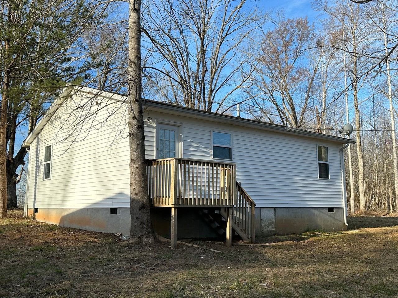 428 Timberlake Rd - Photo 2 of 11