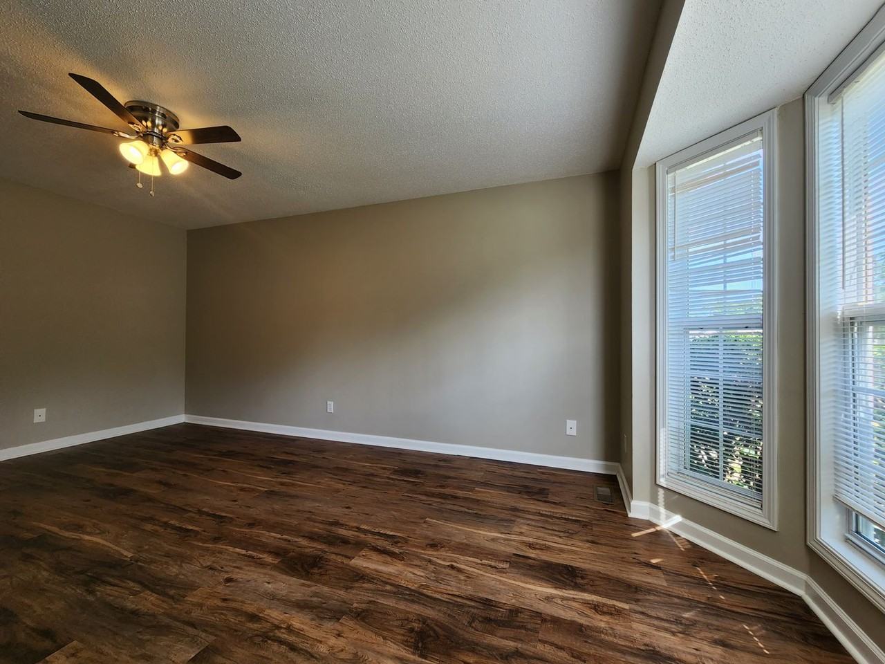 4048 New Grange Cir - Photo 4 of 22