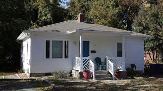 122 S Roberson St - Photo 1 of 1