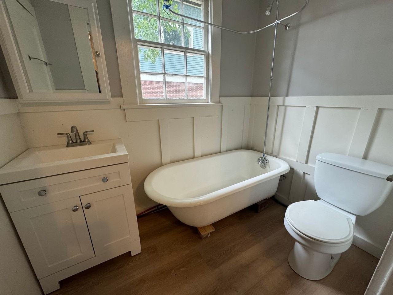 304 E 2nd St - Photo 3 of 4