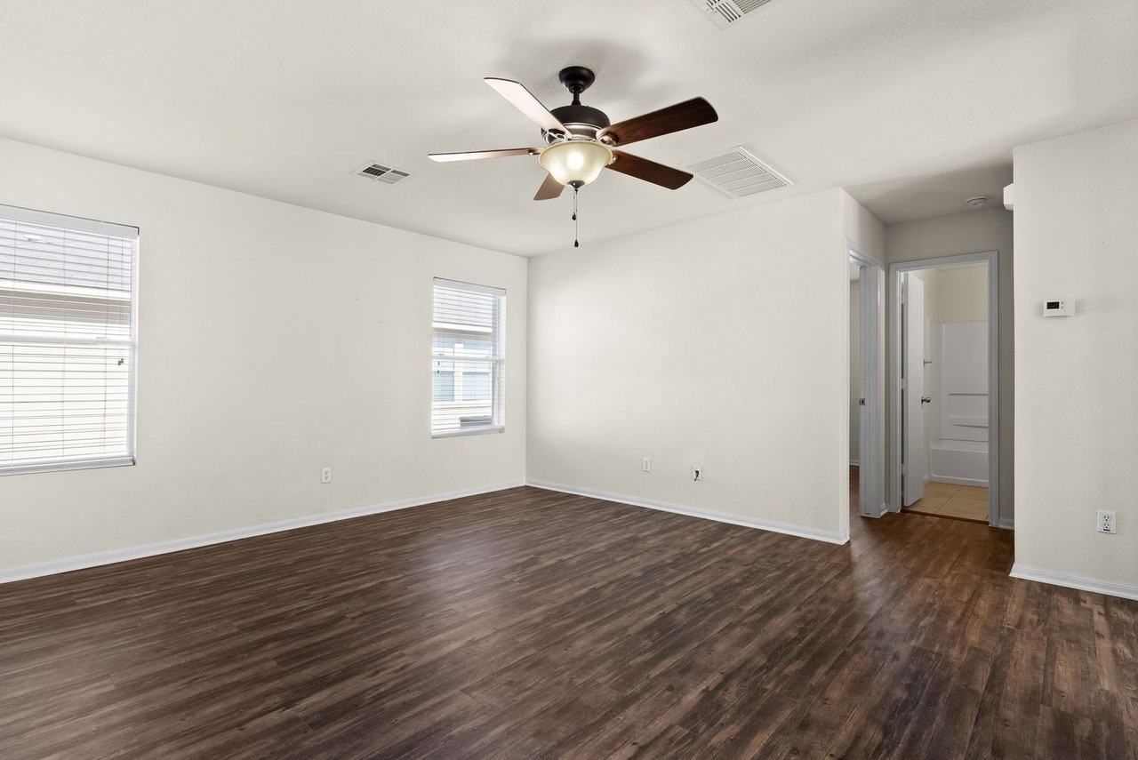 5609 Capricorn Loop - Photo 2 of 17