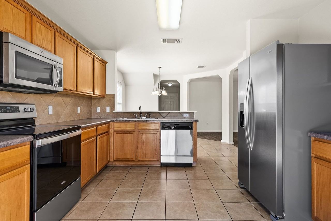 5609 Capricorn Loop - Photo 3 of 17