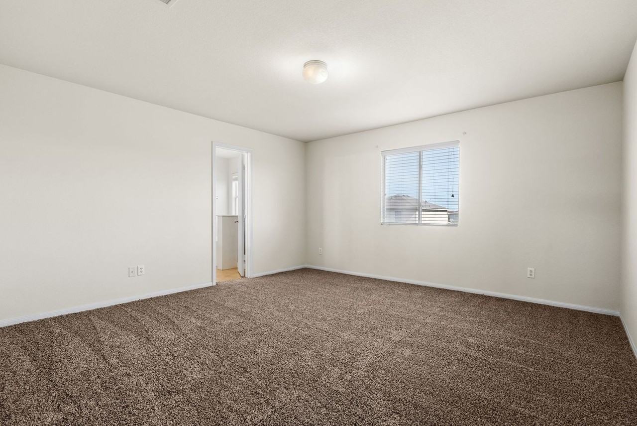 5609 Capricorn Loop - Photo 5 of 17