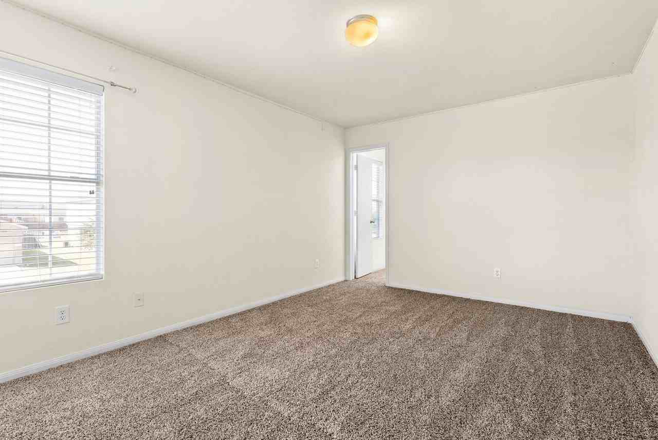 5609 Capricorn Loop - Photo 7 of 17