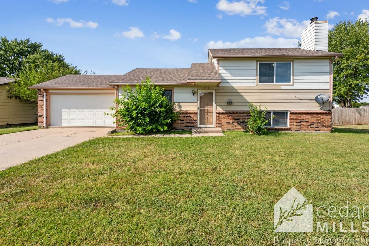 7616 E Winterberry St - Photo 2 of 15