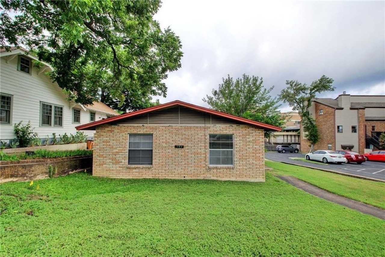 507 Bellevue Pl - Photo 3 of 17