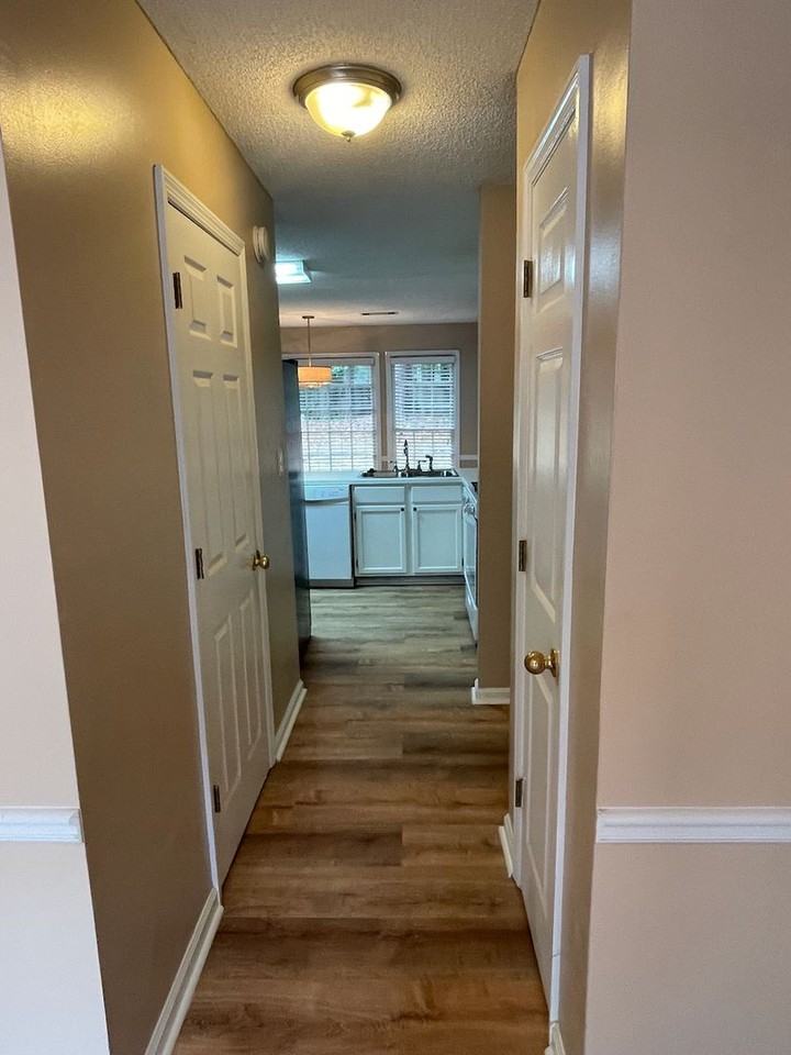 4127 Maple Ln - Photo 5 of 27