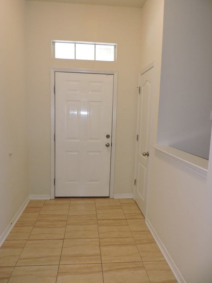 1453 Sturbridge Pl - Photo 2 of 23