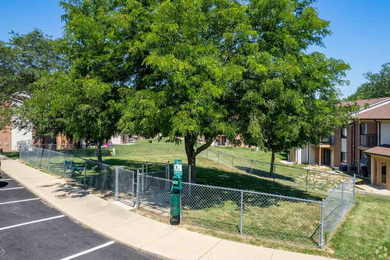 Fox Hill Apartments - Photo 5 of 5