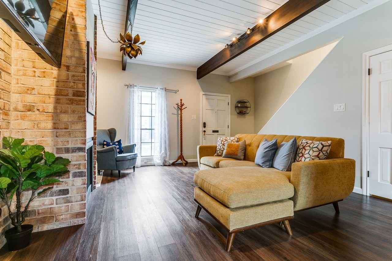 1186 Garraty Rd - Photo 6 of 25
