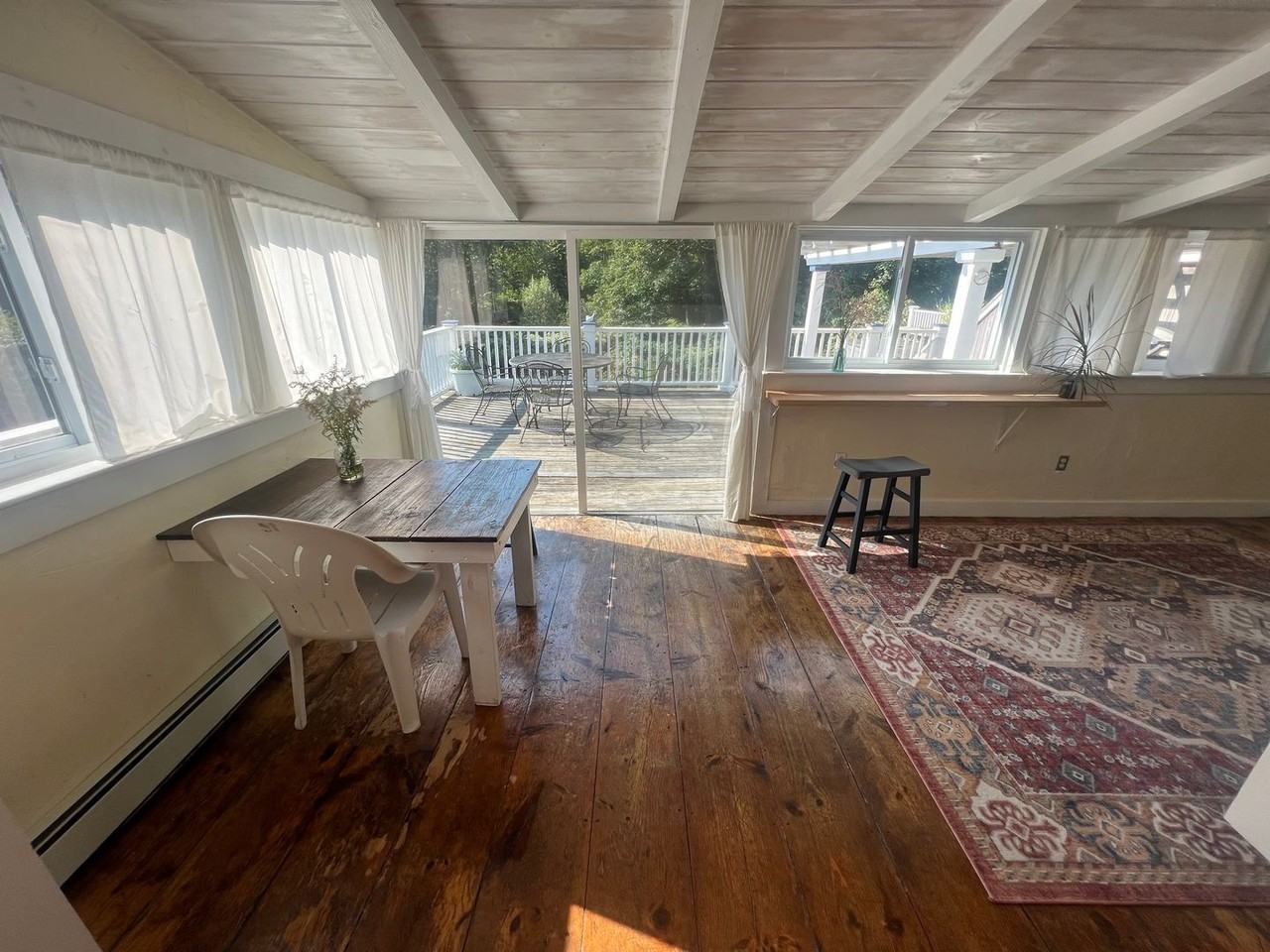 31 Asbury Ave - Photo 3 of 17