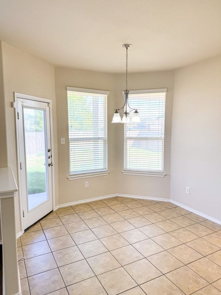 2606 Black Orchid Dr - Photo 5 of 31