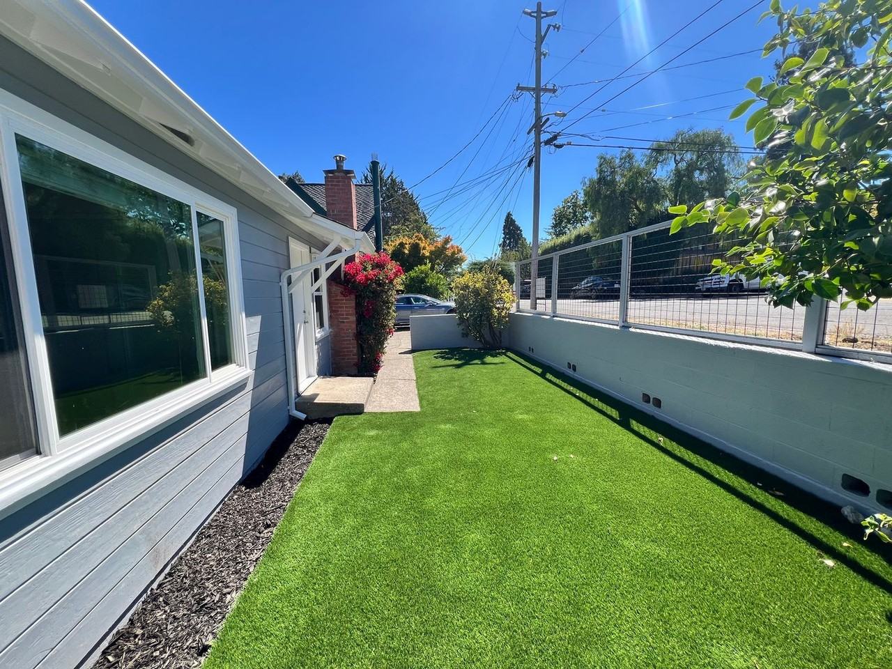 23 Locke Ln - Photo 2 of 16