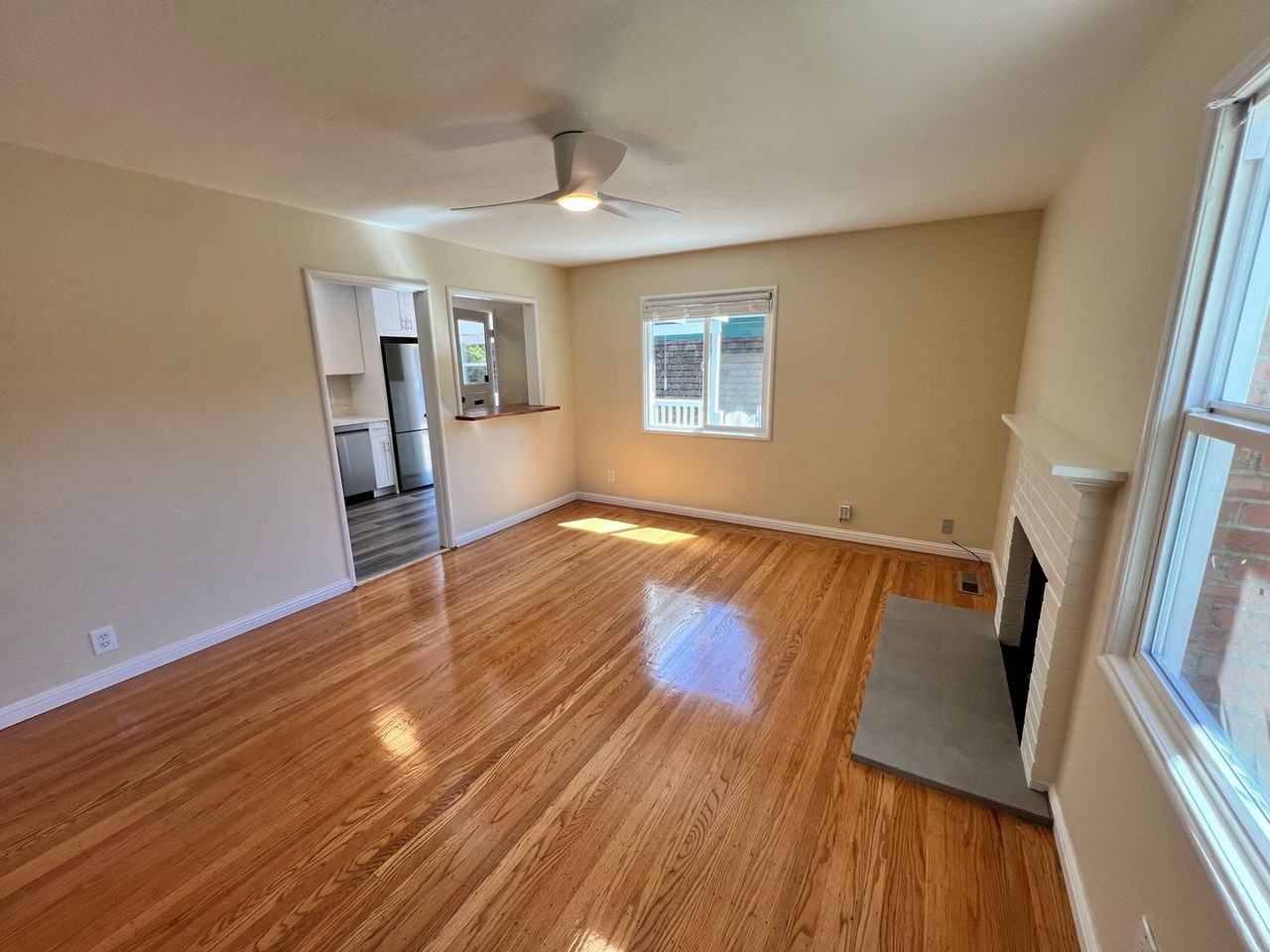 23 Locke Ln - Photo 3 of 16