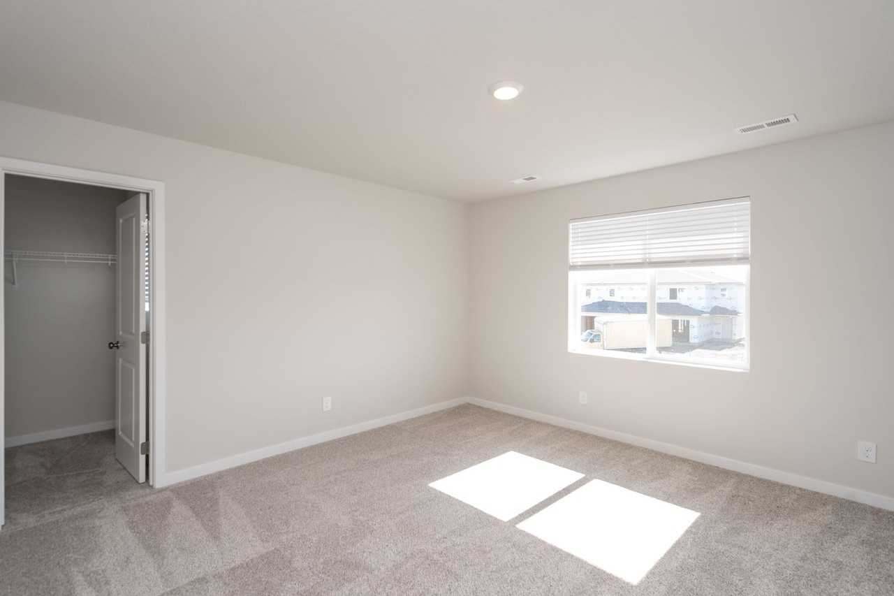 1215 Ne Crossing Oaks Dr - Photo 5 of 9