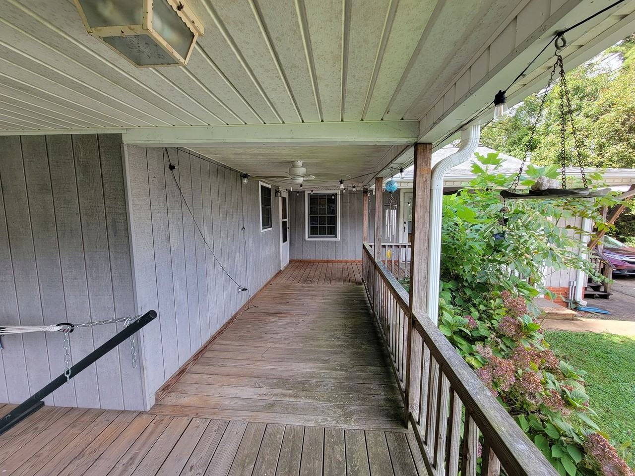 1304 Gracewood Dr - Photo 4 of 13