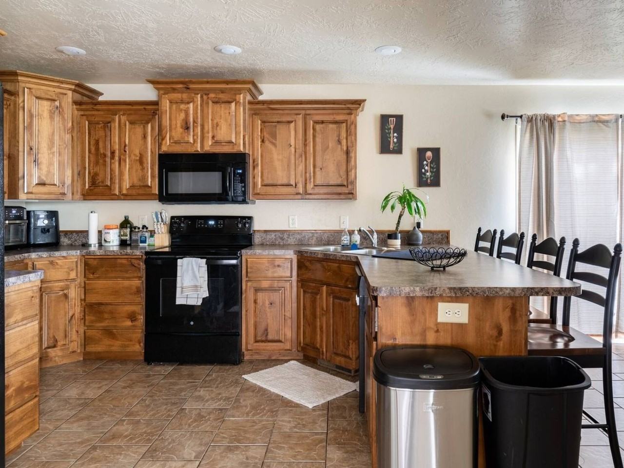 674 Tanglewood Dr - Photo 5 of 22