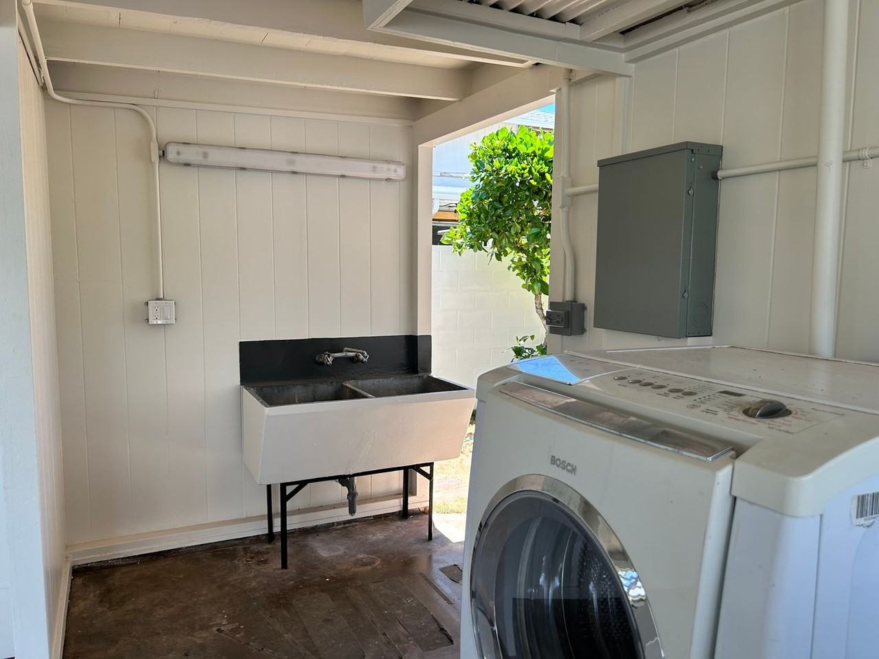 1016 Luawai St - Photo 3 of 13
