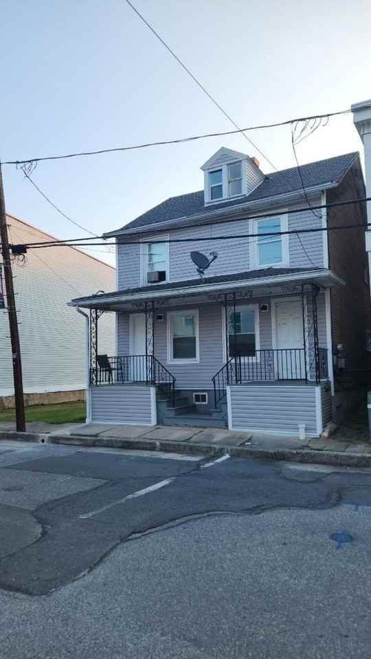 18 Main St - Photo 2 of 17