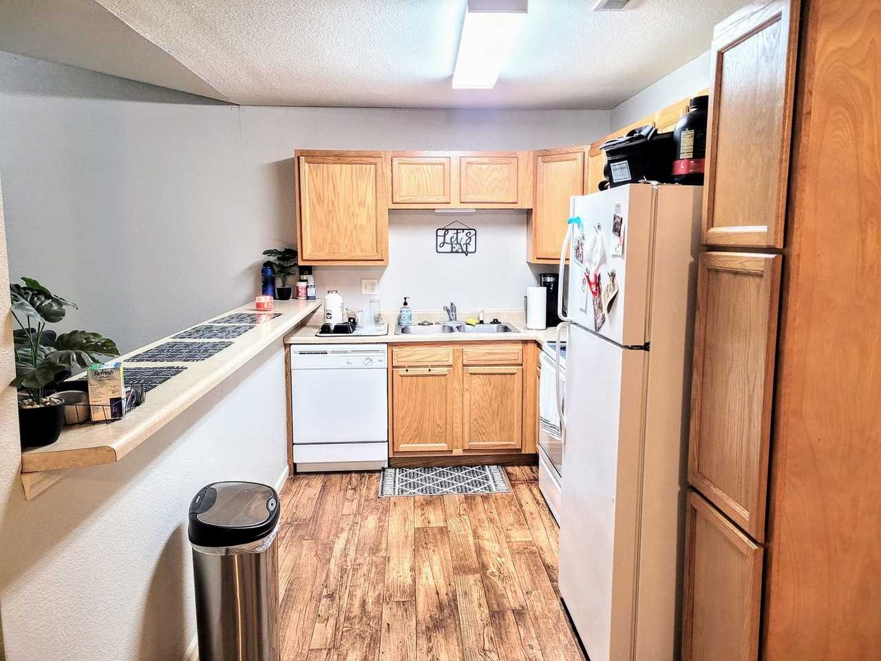 21021 Harbor - Photo 3 of 11