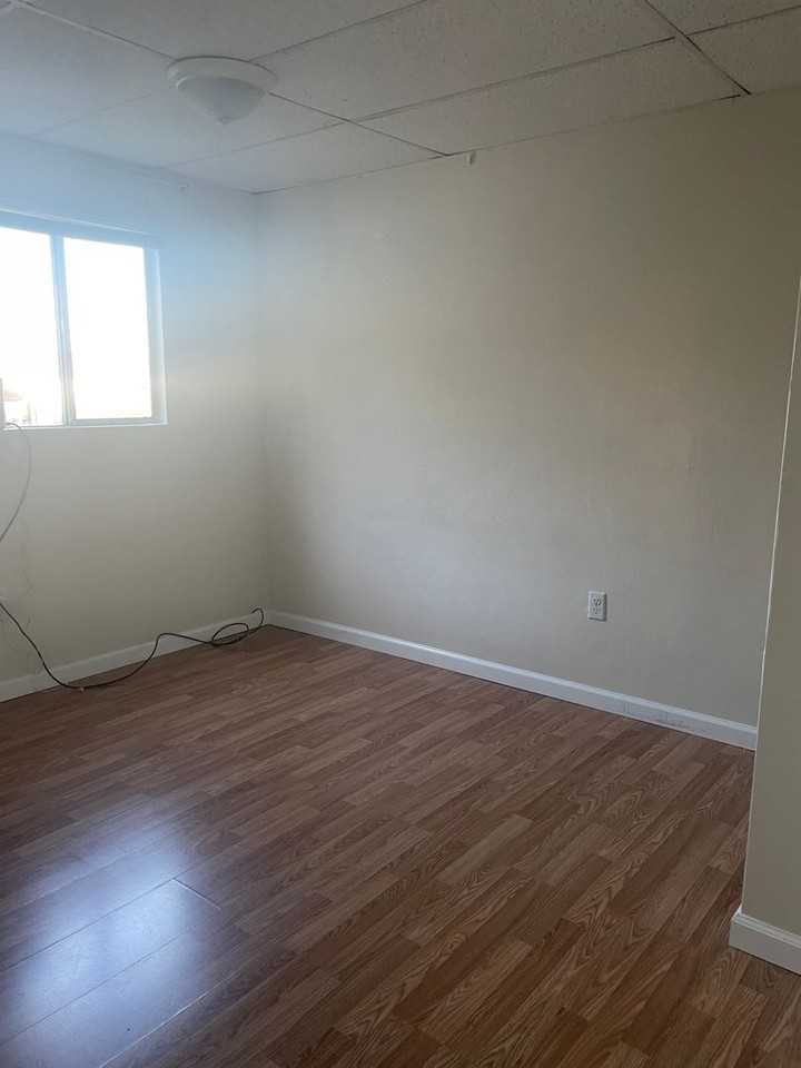 517 Locust - Photo 7 of 20