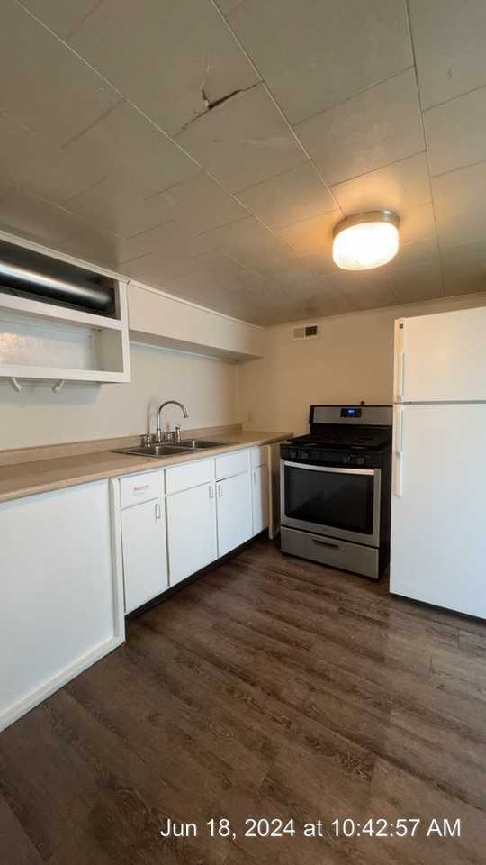 738 Willey St - Photo 2 of 10