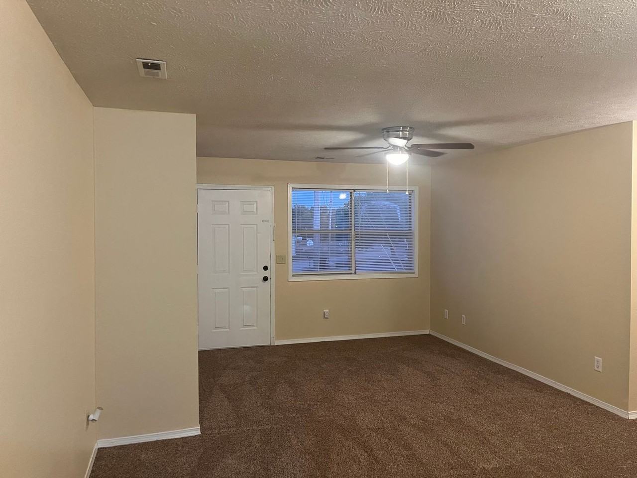 1811-1813 E Laverne St - Photo 2 of 12