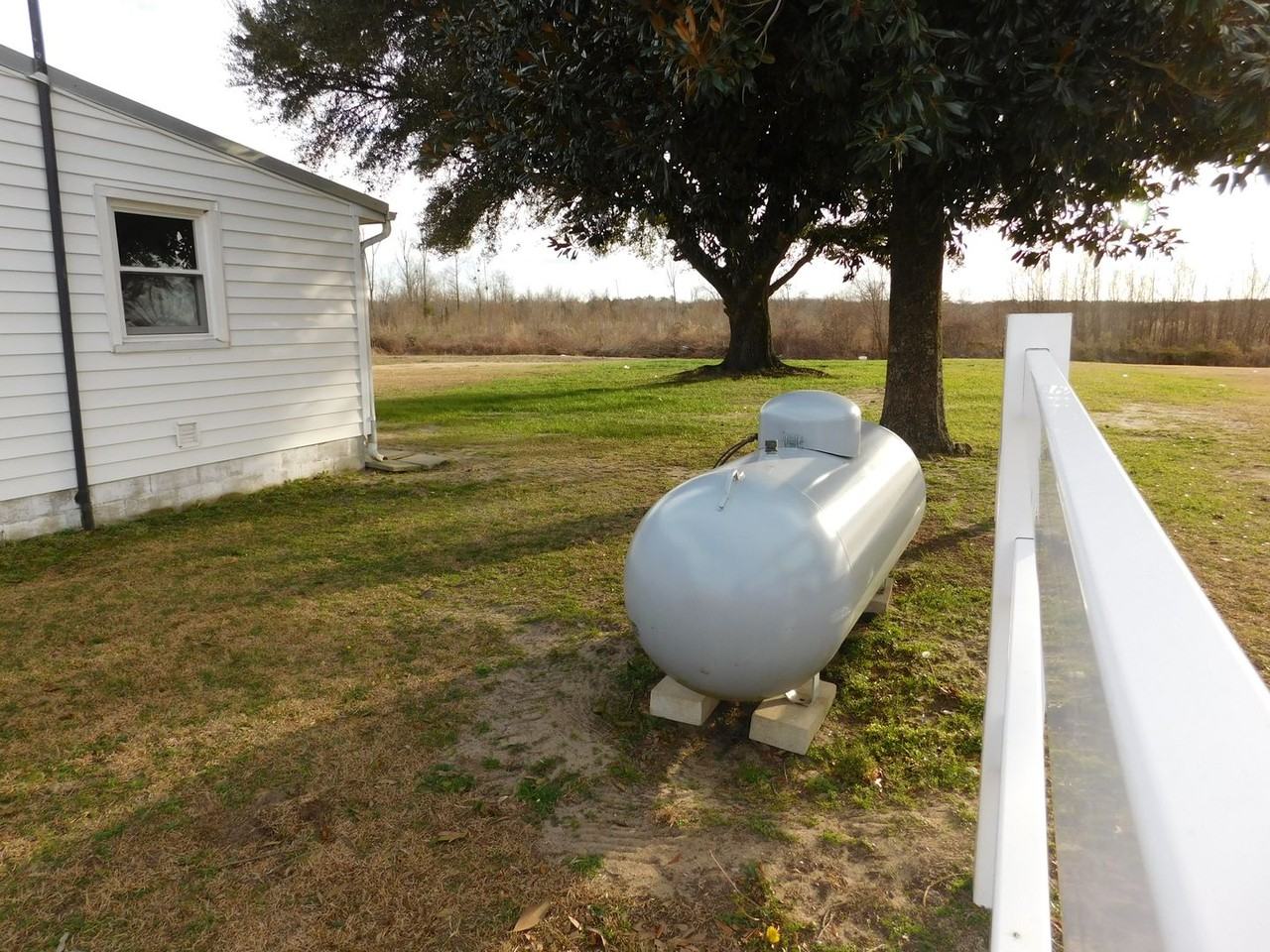 6455 River Rd - Photo 7 of 28