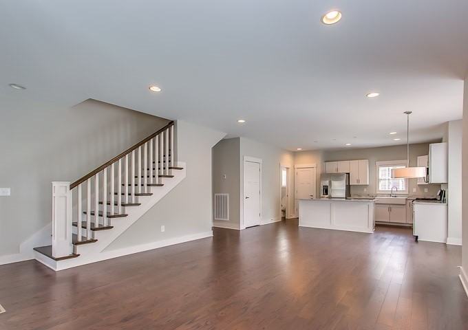 601 Centerpoint Ln - Photo 2 of 20