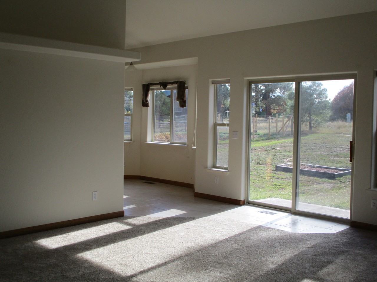 1520 Lake Forest Cir - Photo 3 of 13