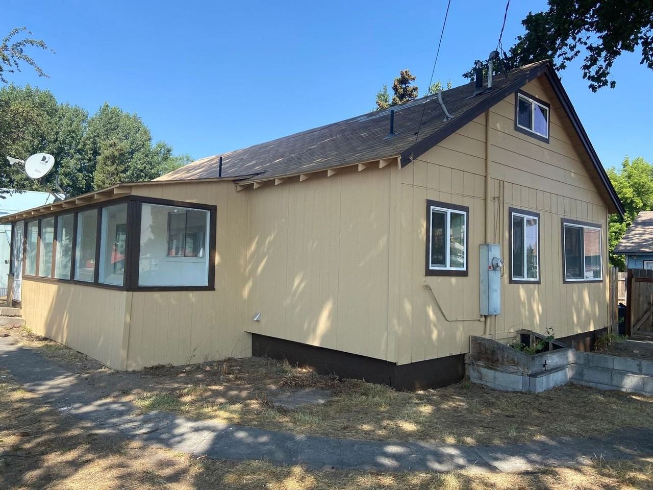 330 E Front St - Photo 2 of 29