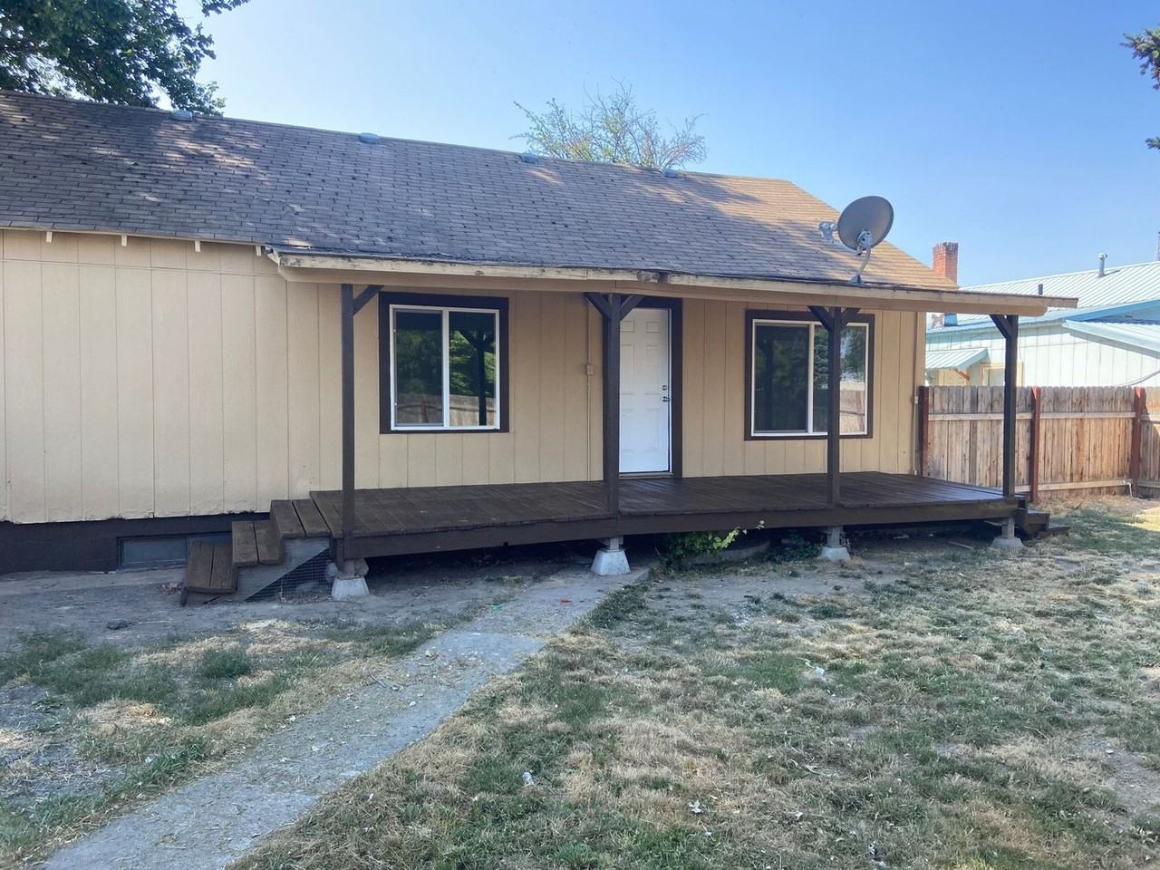 330 E Front St - Photo 3 of 29