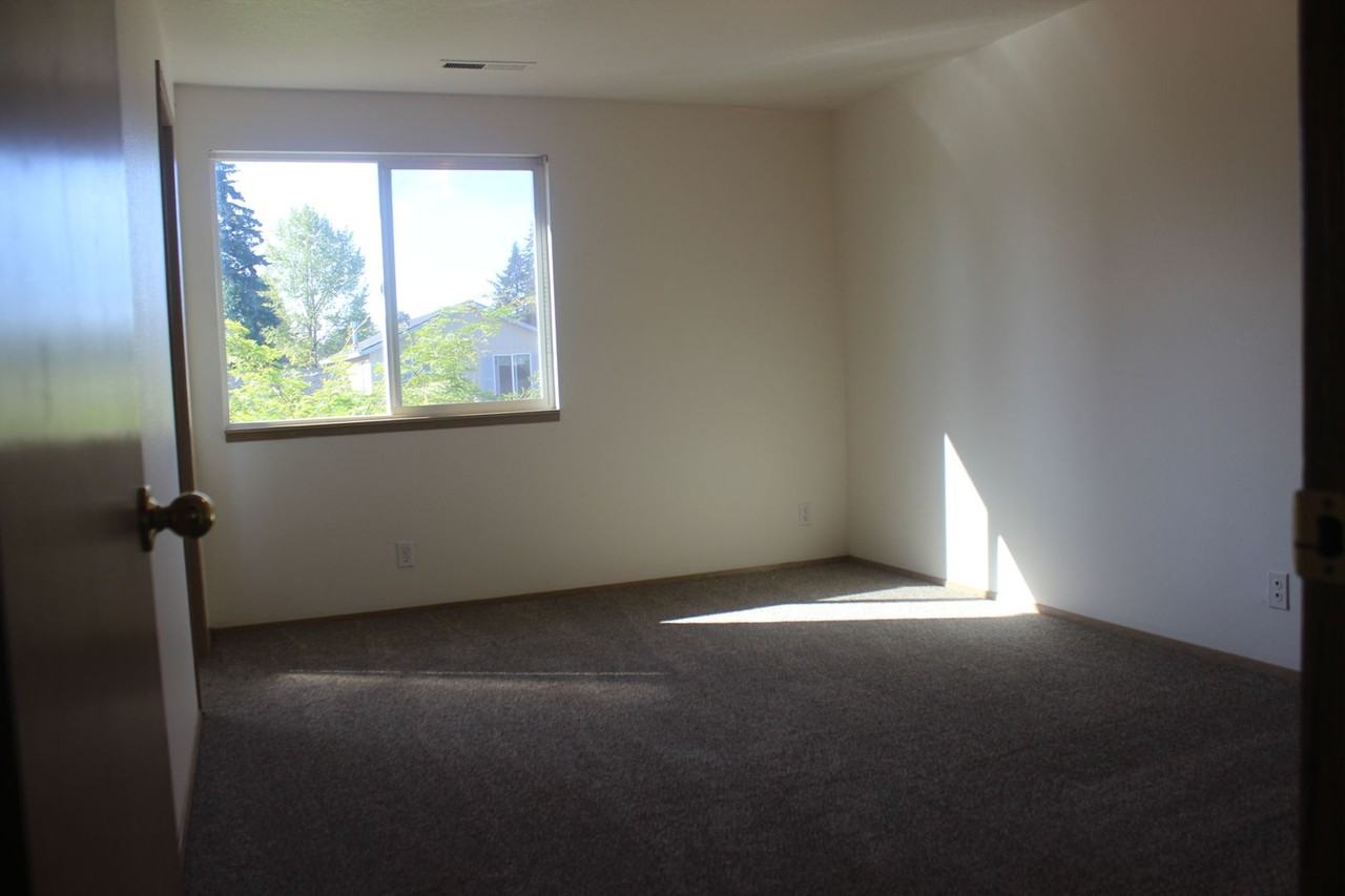 33044 Nw Meersburg St ##St. - Photo 3 of 17