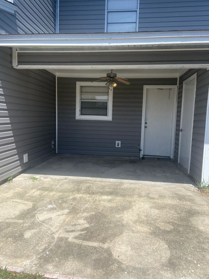 2504 Johnson Dr - Photo 2 of 20