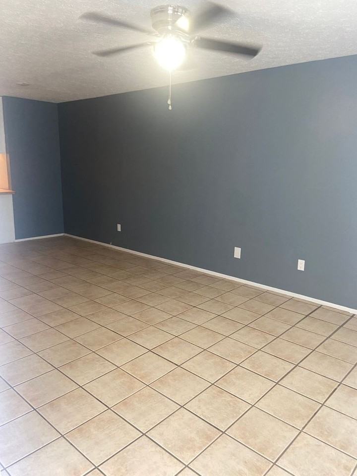 2504 Johnson Dr - Photo 3 of 20