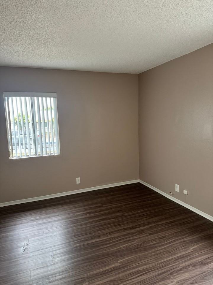 23419 Maribel Ave - Photo 6 of 7