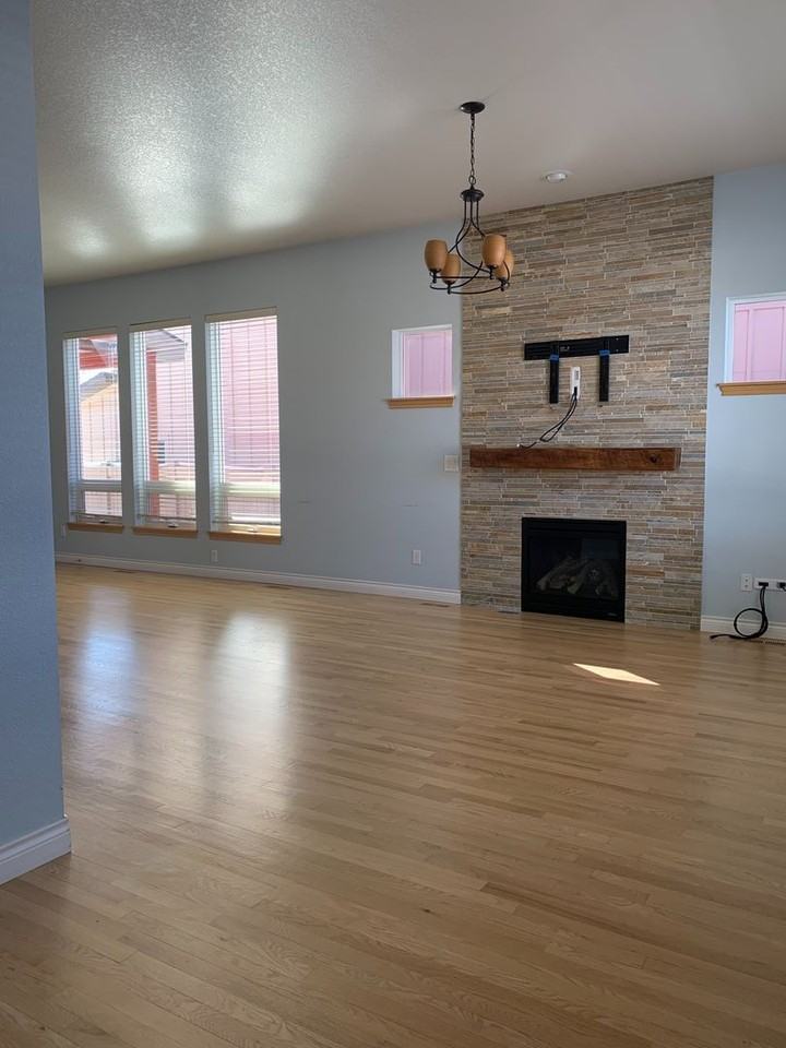 2380 Hecla Dr - Photo 2 of 29