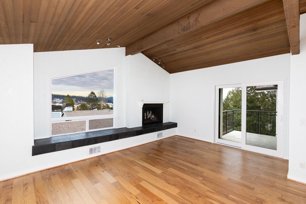 7581 Old Redmond Rd - Photo 2 of 17